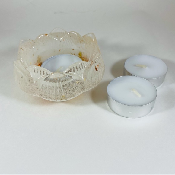 Little resin lotus and goof flake tea light holder. Hand made - Picture 4 of 4
